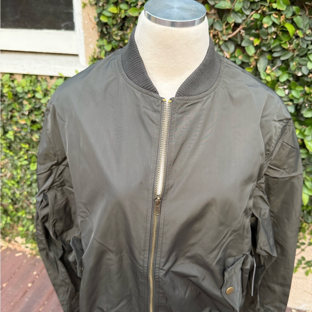🔥🔥OFFER $15 DEAL ALERT🔥🔥Woman’s Olive Green Bomber Jacket XL - Picture 10 of 16